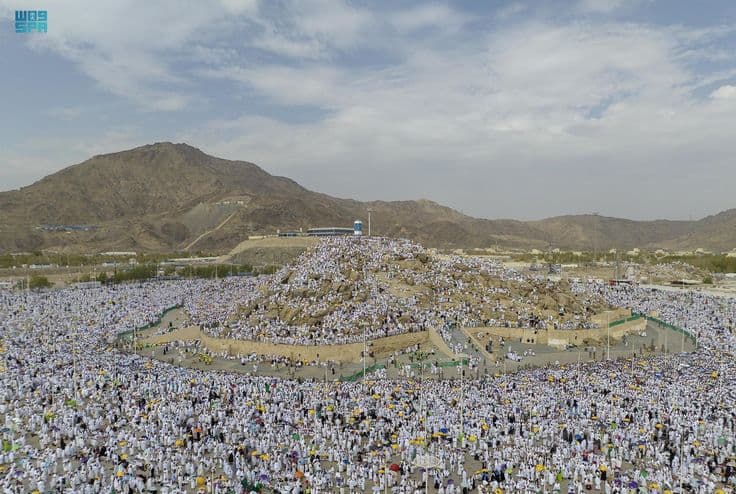 فەزڵ و گەورەیی ڕۆژى عەرەفە لە (٨) خاڵدا